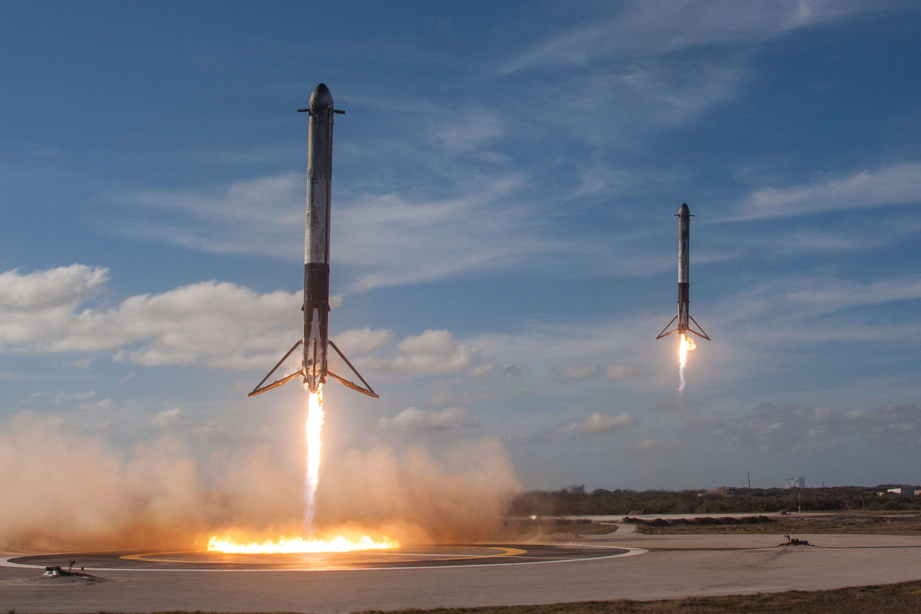 spacex-falcon-heavy-boosters-unsplash